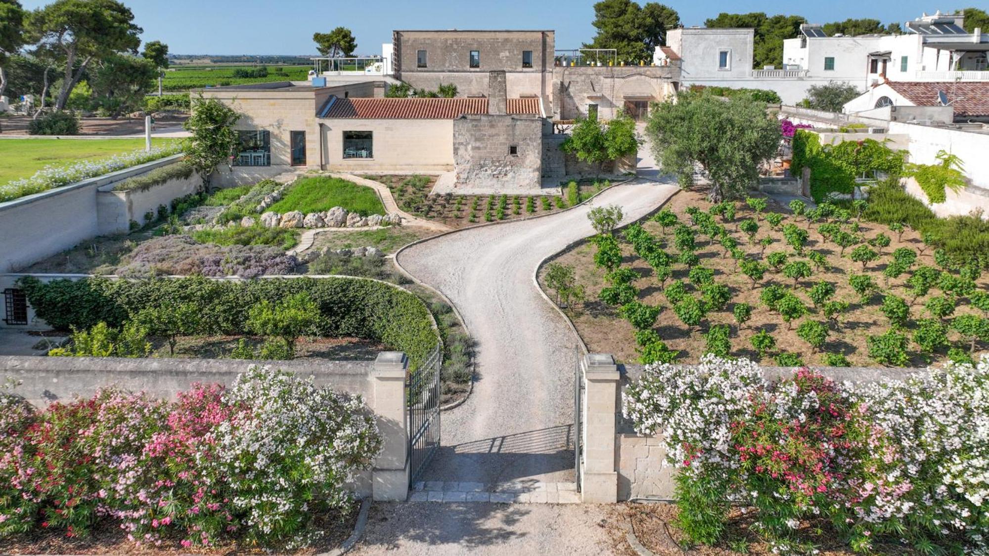 Emera Wine Resort By Raro Villas Lizzano (Apulia) Exterior foto