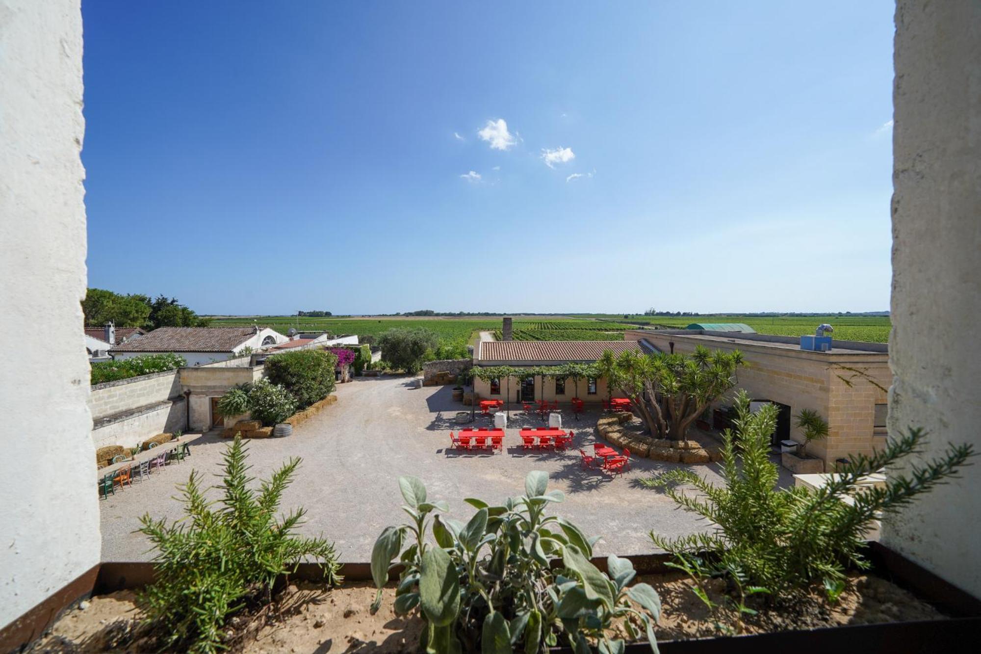 Emera Wine Resort By Raro Villas Lizzano (Apulia) Exterior foto